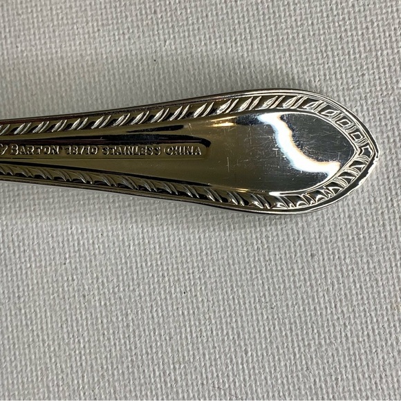 Reed & Barton TRADITION TANGLEWOOD Stainless 18/10 Gravy Ladle Glossy 6.75" - Picture 13 of 16